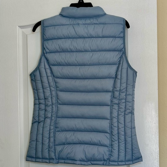 NWT REEL LEGENDS PUFFER VEST. FLATTERING LIGHTWEIGHT WARM FABRIC. - Picture 7 of 10